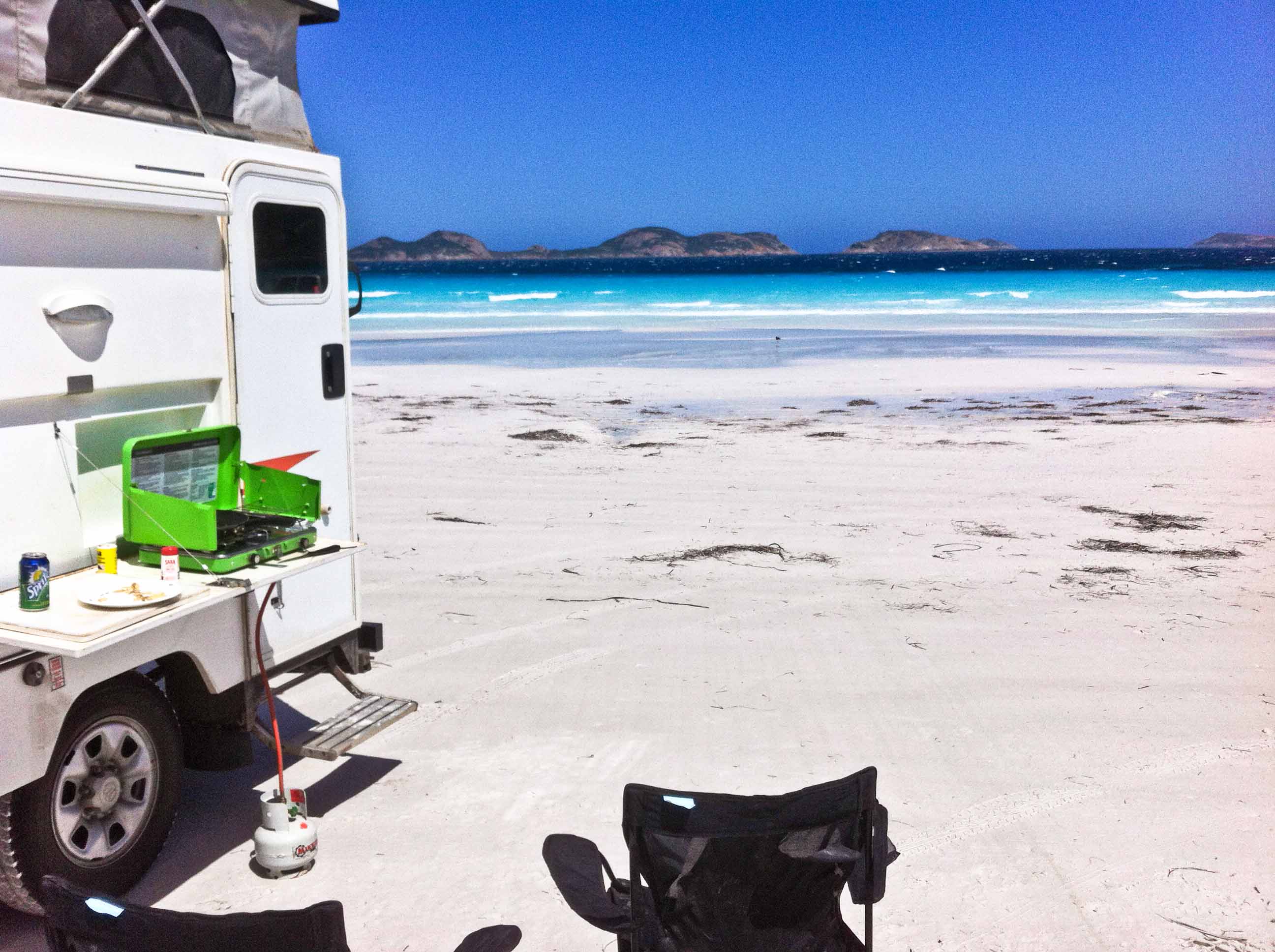 Lunch op het strand van Lucky Bay