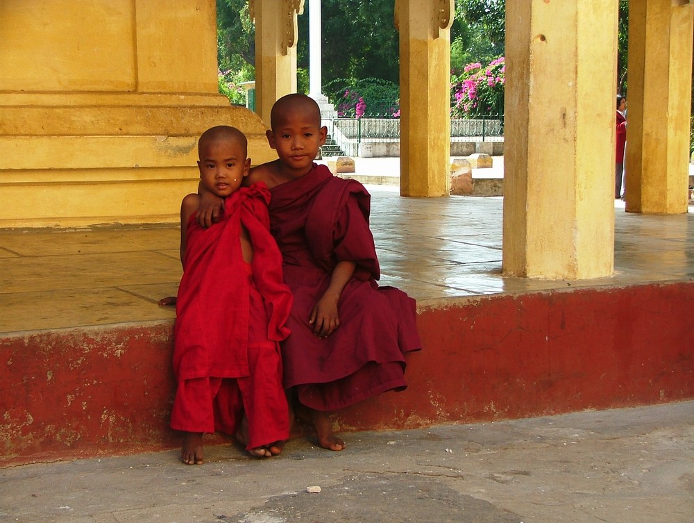 2 monikjes in Bagan