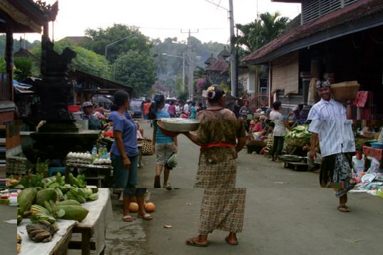 Markt Pdangbai.jpg